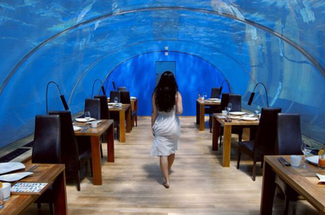 Ресторан под водой на Мальдивах