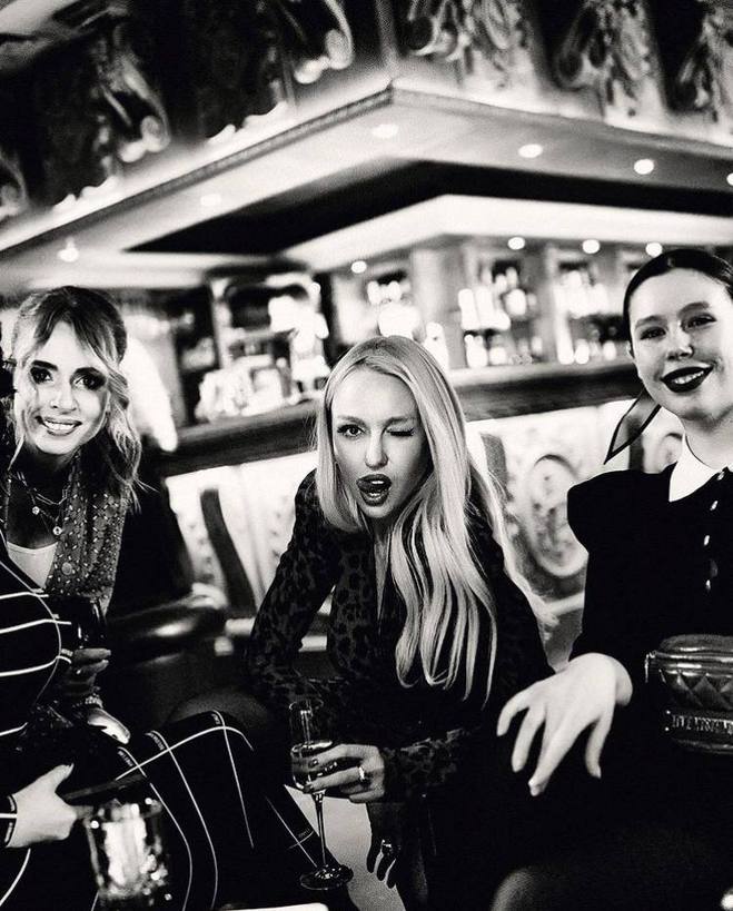 Вечірка Олі Полякової