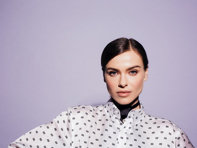 Елена Темникова выпустила новый сингл "Мое любимое" в демо-варианте