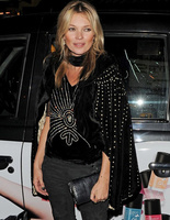 Як носити кейп: 40 стильних образів Як носити кейп: 40 стильних образів