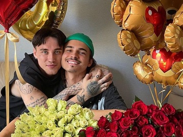 Блогер Машуковський освідчився своєму бойфренду на вершині Говерли — відео