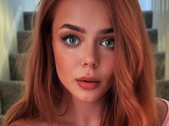 Аліна Гросу вразила публіку фігурою на спортивних світлинах у короткому топі