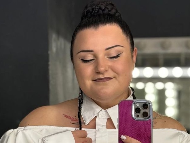 Alyona Alyona показала фото в білизні, щоб закрити збір на дрони