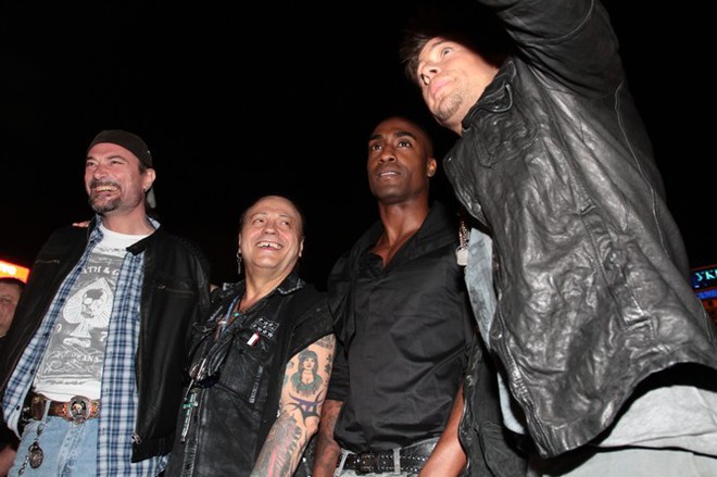 Мика Ньютон