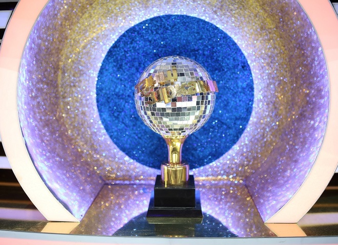 Танці з зірками