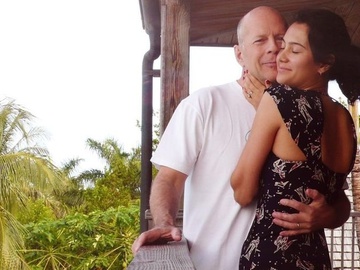 Дружина Вілліса зі сльозами на очах розповіла, як дізналася про його діагноз