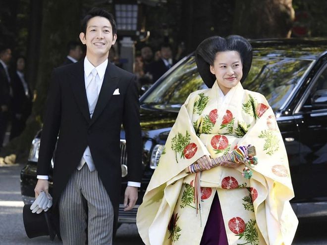 Аяко Такамадо