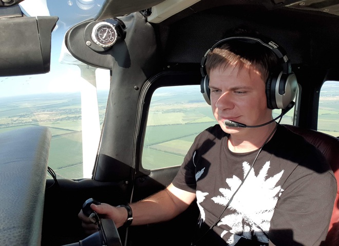 Дмитрий Комаров