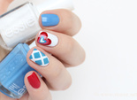 Модний літній манікюр 2016: Moschino nails