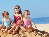 Ігри з дитиною на пляжі: чим зайнятися біля води?