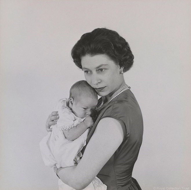 15 архивных фото Елизаветы II, которые ты редко где увидишь