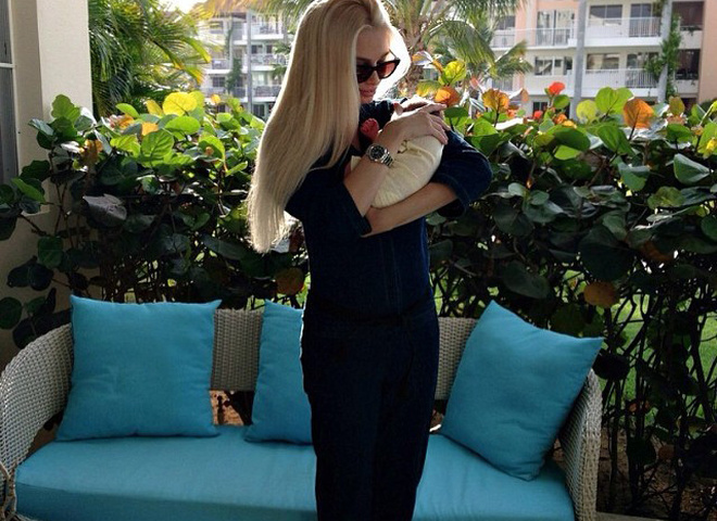 Перше фото доньки Тіматі