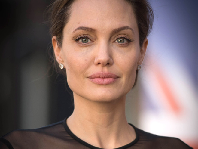 анджелина джоли