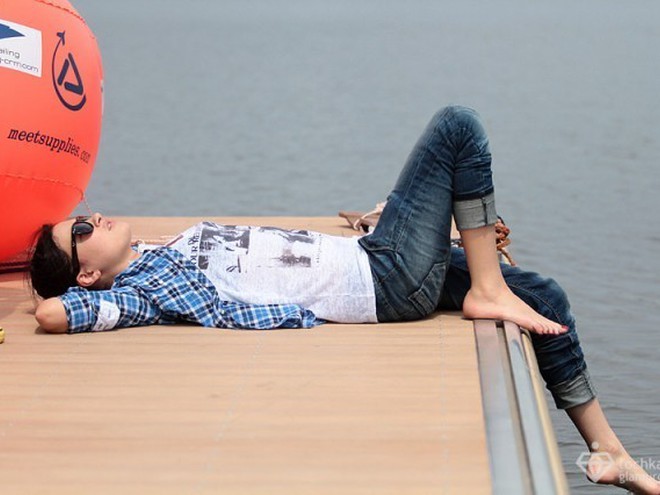 Приходько загорает