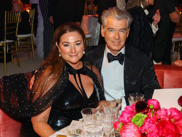 Пірс Броснан відзначив 70-річчя: як його привітала дружина Кілі Шей