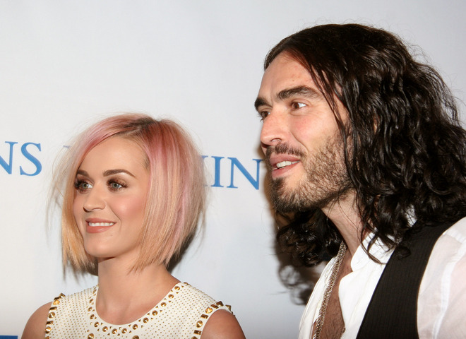 Першого чоловіка Кеті Перрі звинуватили у зґвалтуванні та емоційному насильстві