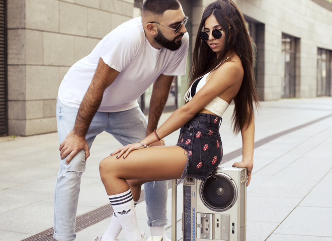 Дуэт EDGAR & EMMA представили два трека: дневной для отдыха и ночной для секса