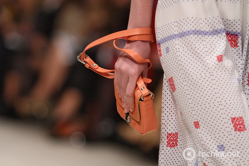 Показ POUSTOVIT 