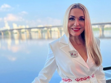 Ольга Сумська святкує 57-річчя: як акторку привітали чоловік та молодша дочка