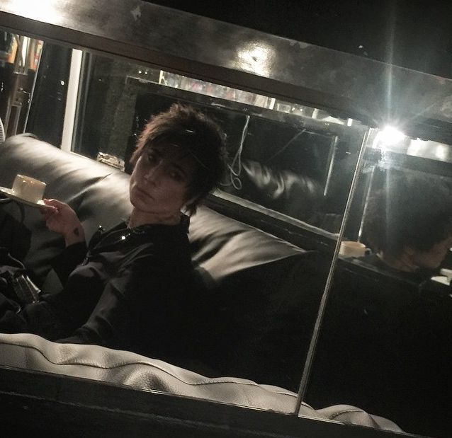 земфира и Литвинова на море