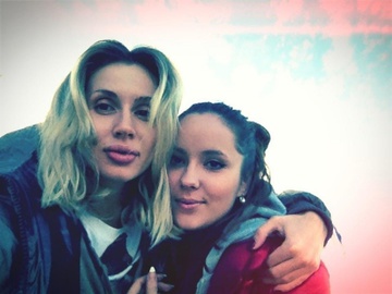 Лобода с сестрой