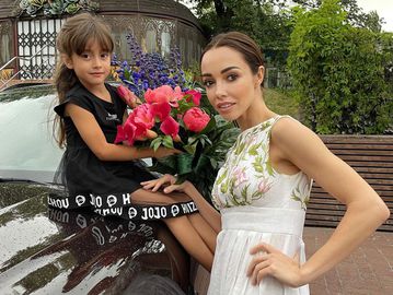 Катерина Кухар з донькою