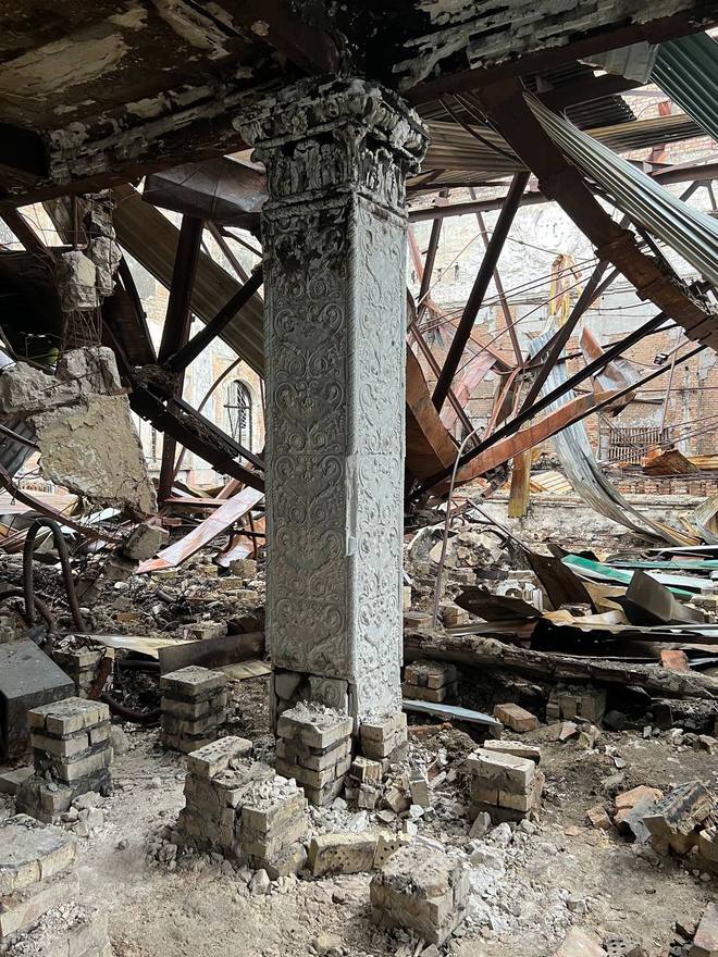 Дом Культуры "Ирпень" разрушенный в результате российской агрессии