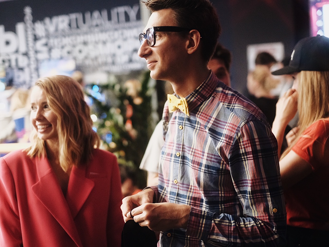 В Киеве прошла селебритиз-презентация игры RevolVR "Дикий запад"