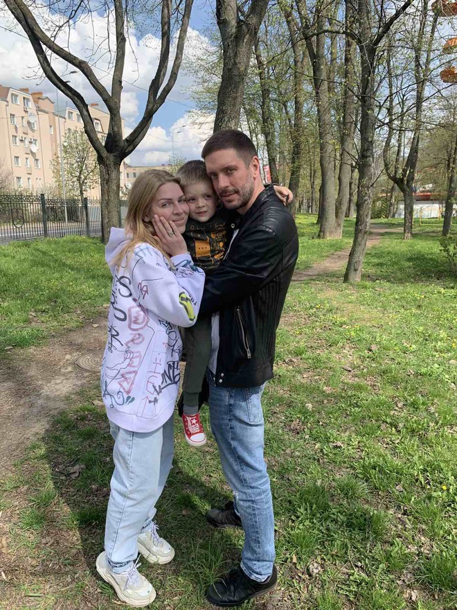 Яна Глущенко с мужем и сыном