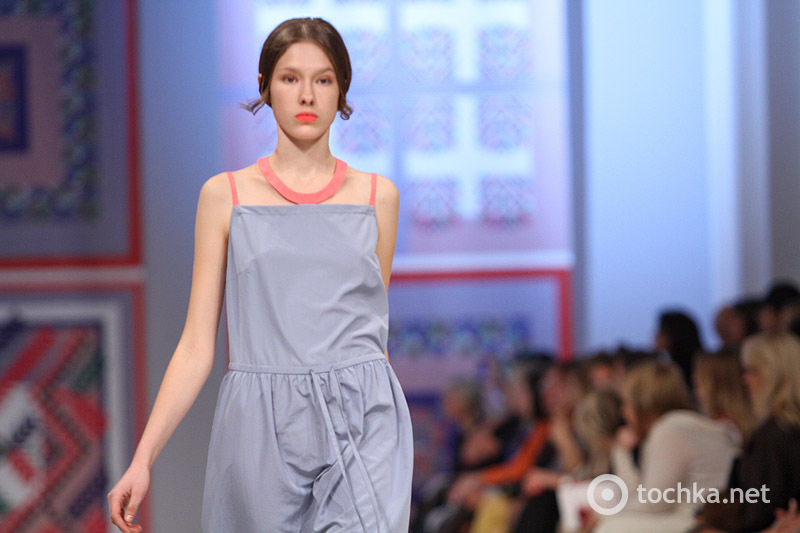 Показ POUSTOVIT 