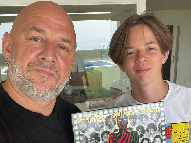 Потап показав, як син проводить із ним літні канікули за кордоном