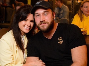 «Створив такі умови»: Шаманська втекла зі США назад до України через ексчоловіка