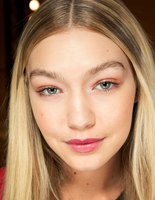 Бьюти-образ моделей с показа Emilio Pucci Осень 2015