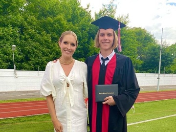 Осадча показала рідкісні фото старшого сина, який навчається у США