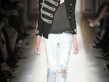 Паризький бренд Balmain продає рваные джинси за $2 тис. 