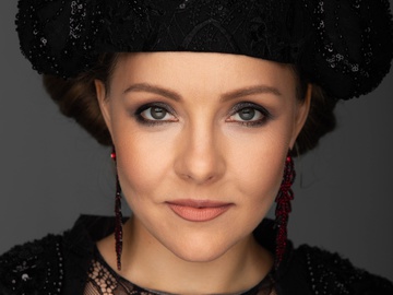 Шоптенко вийшла за іноземця та показала фото у весільній сукні