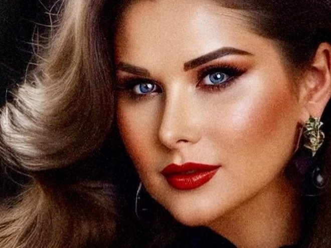 Бужинська підправила свою "фішку" – колір волосся