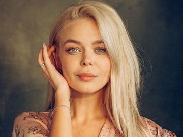 Аліна Гросу повернулася до України та показала рідкісне фото з 5-річним братом