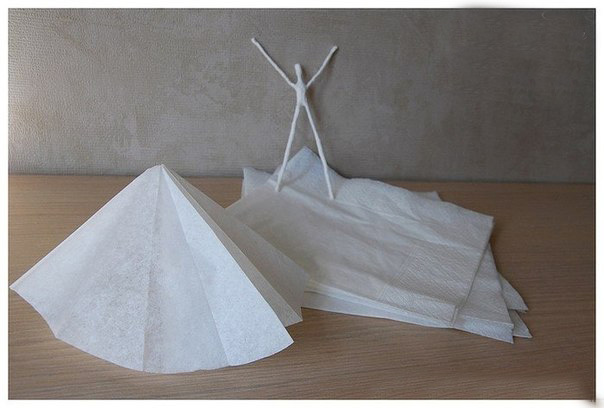 Милые балеринки из проволоки и салфеток