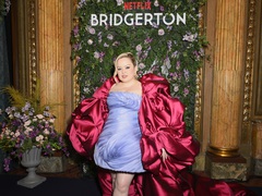 Нікола Кохлан із «Бріджертонів» вперше вийшла на червону доріжку з бойфрендом