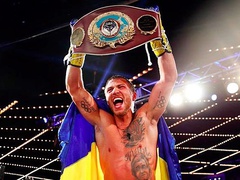 Украинский боксер Василий Ломаченко завоевал пояс чемпиона мира