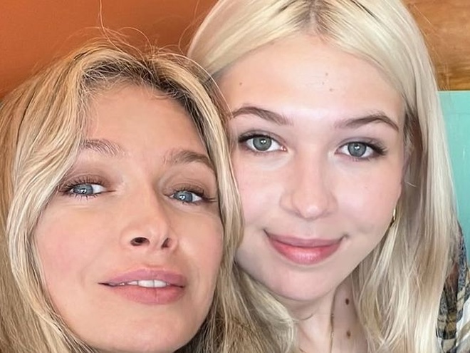 Брежнєва запостила рідкісні фото зі старшою дочкою з нагоди її 25-річчя