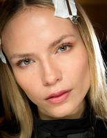 Б'юті-образ моделей з показу Emilio Pucci Осінь 2015 Б'юті-образ моделей з показу Emilio Pucci Осінь 2015