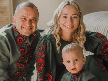 Репяхова засвітила у Мережі свідоцтво про шлюб із Віктором Павліком