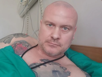 «Повернувся з того світу»: Узєлков повідомив, що провів два тижні в комі