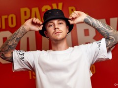 Артем Пивоваров на премьере фильма "Однажды в... Голливуде"