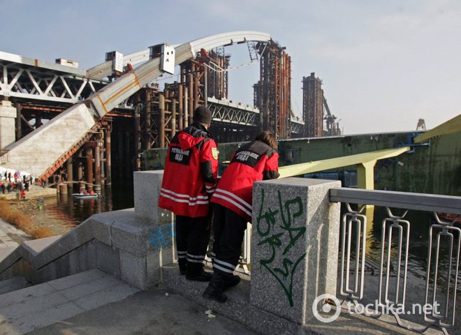 Кран біля Подільського мосту