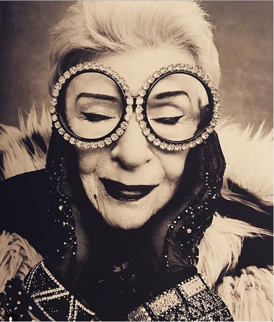 Фешн-блогер Айріс Апфель