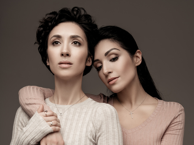 The Alibi Sisters - Анна и Ангелина Завальские