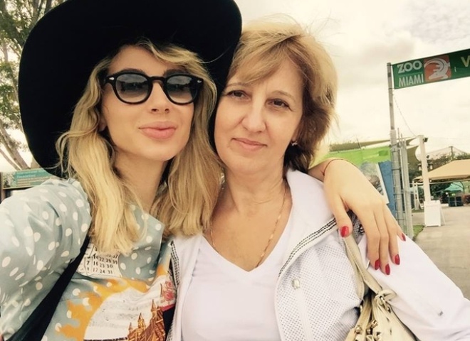 артисти з мамами
